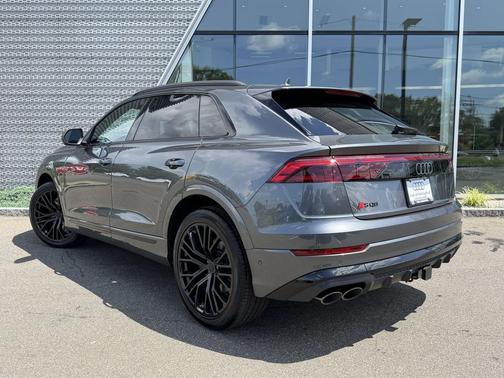Daytona Gray Pearl Effect 2026 Audi SQ8 4.0T Premium Plus