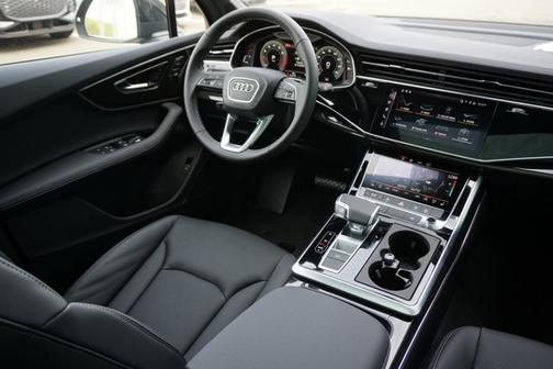 2025 Audi Q7 55 Premium Plus