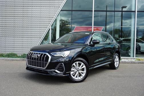 2025 Audi Q3 Premium 45 TFSI S line quattro Tiptronic