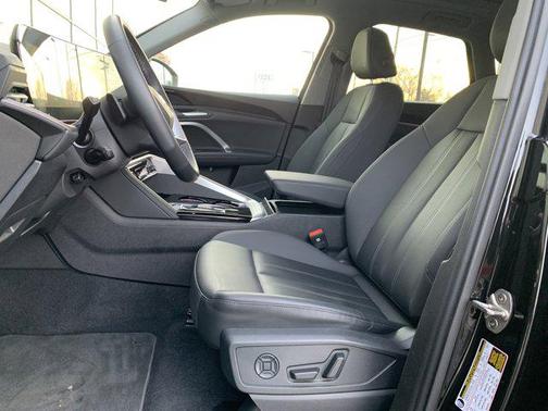 2025 Audi Q5 Premium TFSI quattro S tronic