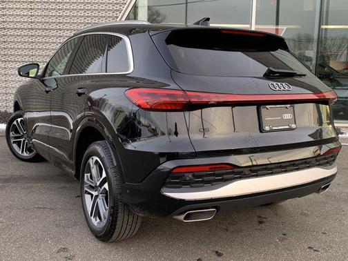 2025 Audi Q5 Premium TFSI quattro S tronic