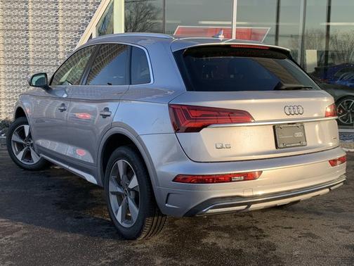 2022 Audi Q5 40 Premium Plus