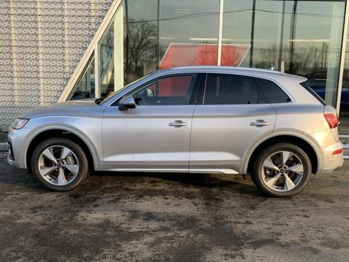 2022 Audi Q5 40 Premium Plus