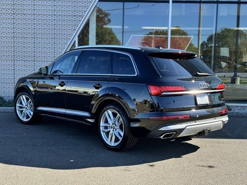 2025 Audi Q7 55 Premium Plus