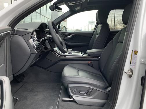 2026 Audi Q7 45 Premium