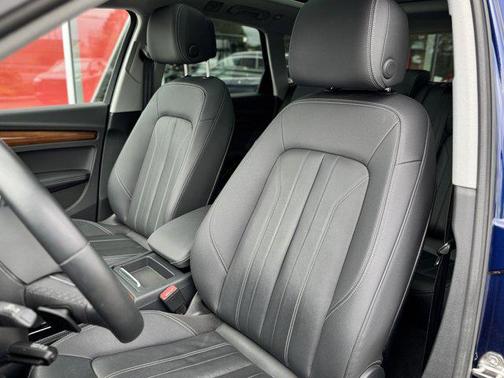 2022 Audi Q5 45 S line Premium Plus