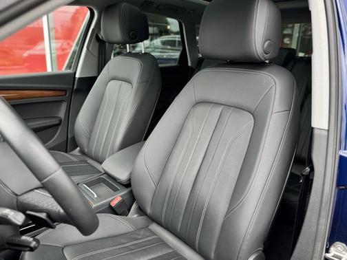 2022 Audi Q5 45 S line Premium Plus
