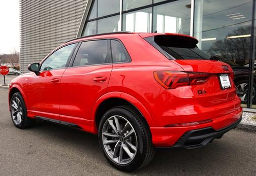2025 Audi Q3 Premium 45 TFSI S line quattro Tiptronic