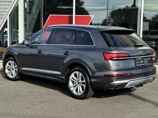 2025 Audi Q7 55 Premium Plus