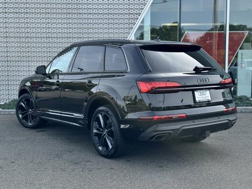 2025 Audi Q7 55 Premium Plus