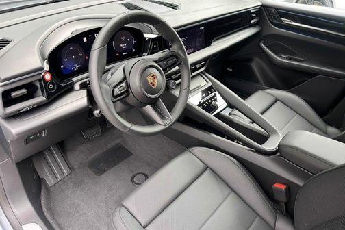 2024 Porsche Macan 4