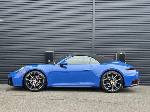 2025 Porsche 911 Carrera