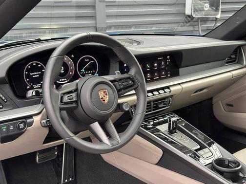 2025 Porsche 911 Carrera