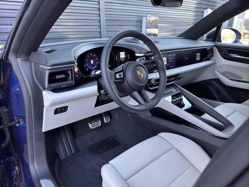 2025 Porsche Macan 4S