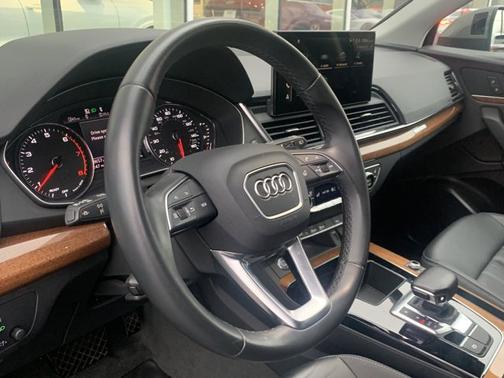 2023 Audi Q5 45 S line Premium