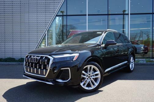 2025 Audi Q7 Premium Plus