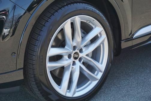 2025 Audi Q7 Premium Plus