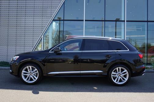 2025 Audi Q7 Premium Plus