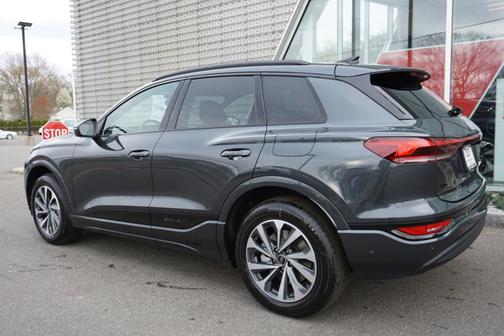 2025 Audi Q6 e-tron Premium Plus quattro