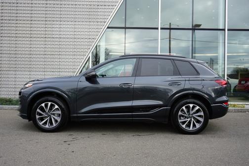 2025 Audi Q6 e-tron Premium Plus quattro