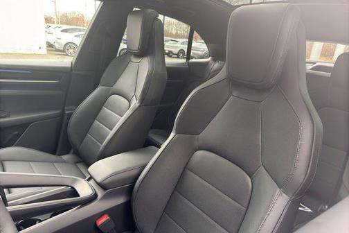2025 Porsche Macan 4S
