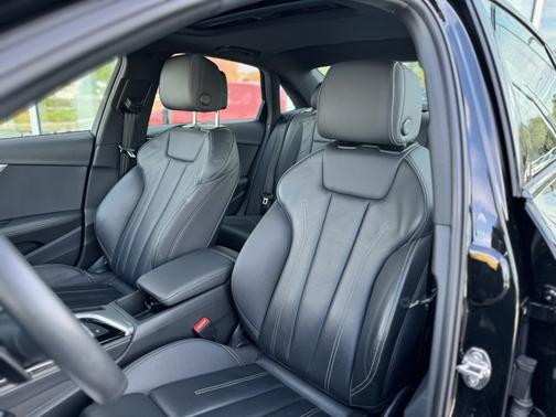 2023 Audi A4 45 S line Premium Plus