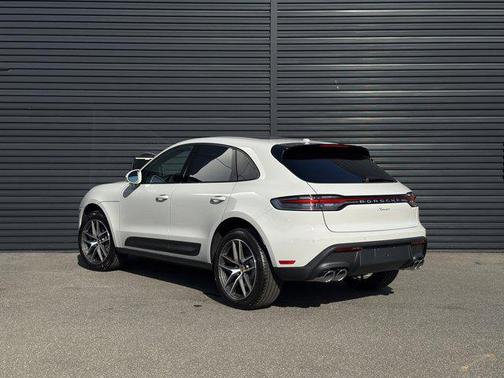 2025 Porsche Macan AWD
