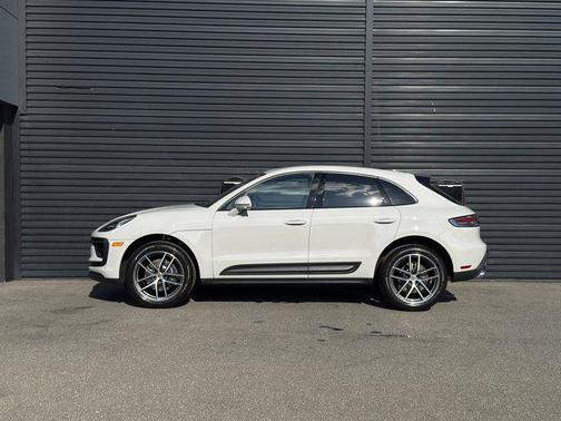 2025 Porsche Macan AWD