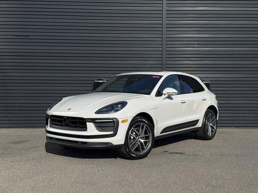 2025 Porsche Macan AWD