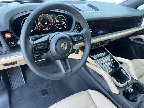 Carrara White Metallic 2026 Porsche Cayenne Cayenne