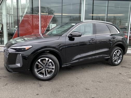 2025 Audi Q5 Premium TFSI quattro S tronic