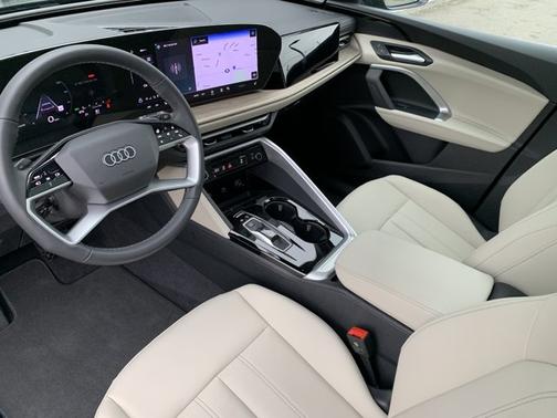 2025 Audi Q5 Premium TFSI quattro S tronic