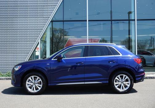 2025 Audi Q3 Premium 45 TFSI S line quattro Tiptronic