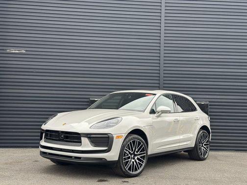 2026 Porsche Macan AWD