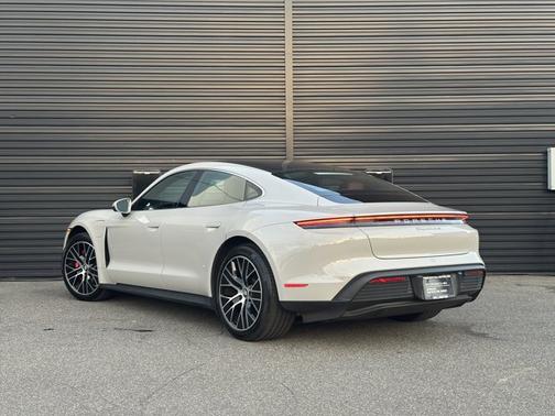 2022 Porsche Taycan 4S