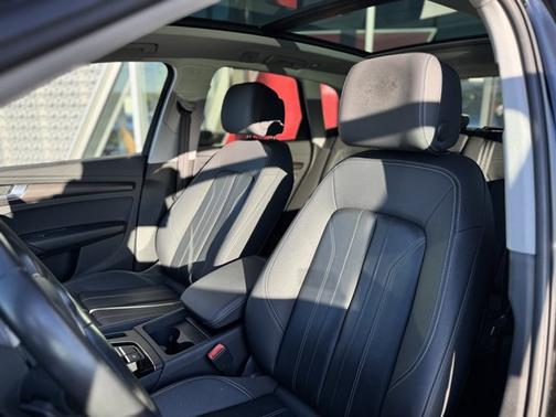 2023 Audi Q5 45 S line Premium