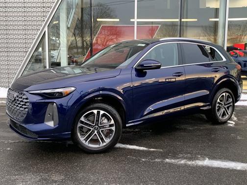 2025 Audi Q5 Premium TFSI quattro S tronic