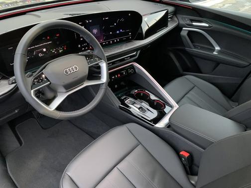 2025 Audi Q5 Premium TFSI quattro S tronic