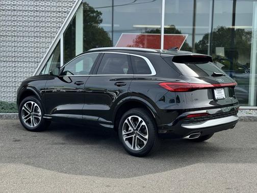 2025 Audi Q5 Premium