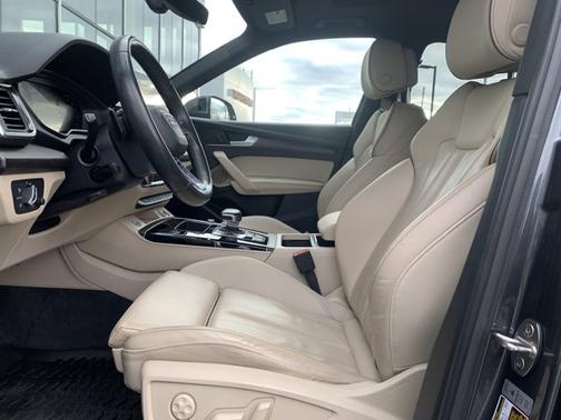 2022 Audi Q5 45 S line Premium Plus