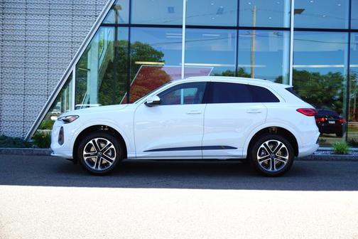 2025 Audi Q5 Premium