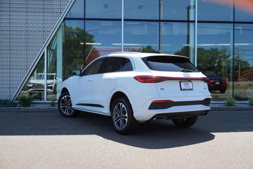 2025 Audi Q5 Premium