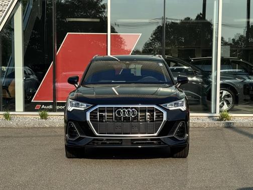 2024 Audi Q3 Premium 45 TFSI S line quattro Tiptronic