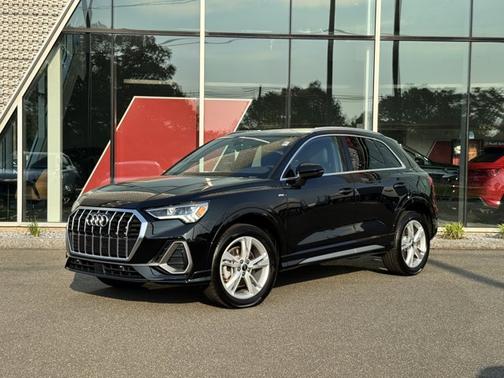 2024 Audi Q3 Premium 45 TFSI S line quattro Tiptronic