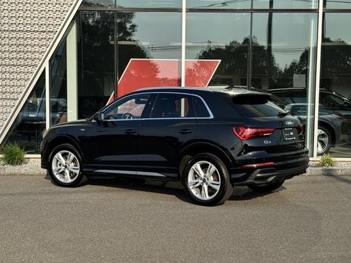 2024 Audi Q3 Premium 45 TFSI S line quattro Tiptronic