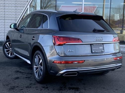 2022 Audi Q5 45 S line Premium