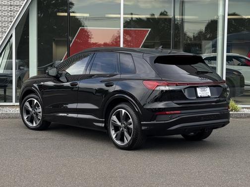2025 Audi Q4 e-tron Premium Plus 55 quattro