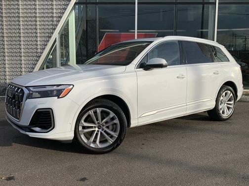 2025 Audi Q7 55 Premium Plus
