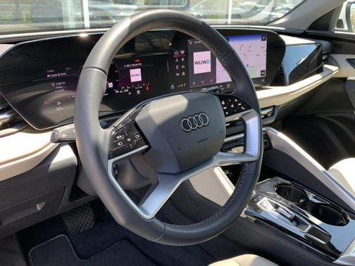 Arkona White 2025 Audi Q5 Premium TFSI quattro S tronic