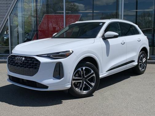 Arkona White 2025 Audi Q5 Premium TFSI quattro S tronic